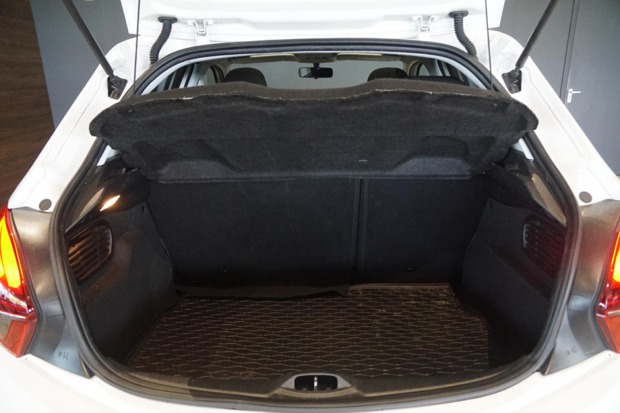 Peugeot 208 1.2 PureTech Allure + PANORAMA