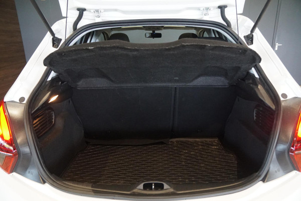 Peugeot 208 1.2 PureTech Allure + PANORAMA