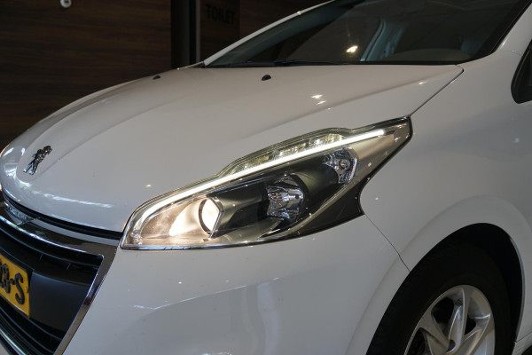 Peugeot 208 1.2 PureTech Allure + PANORAMA
