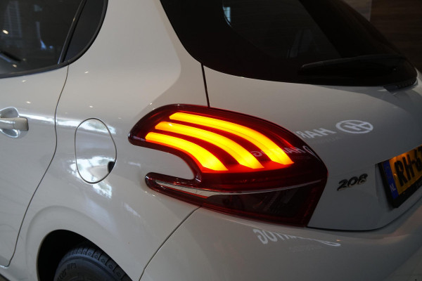 Peugeot 208 1.2 PureTech Allure + PANORAMA