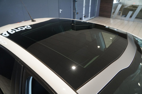 Peugeot 208 1.2 PureTech Allure + PANORAMA