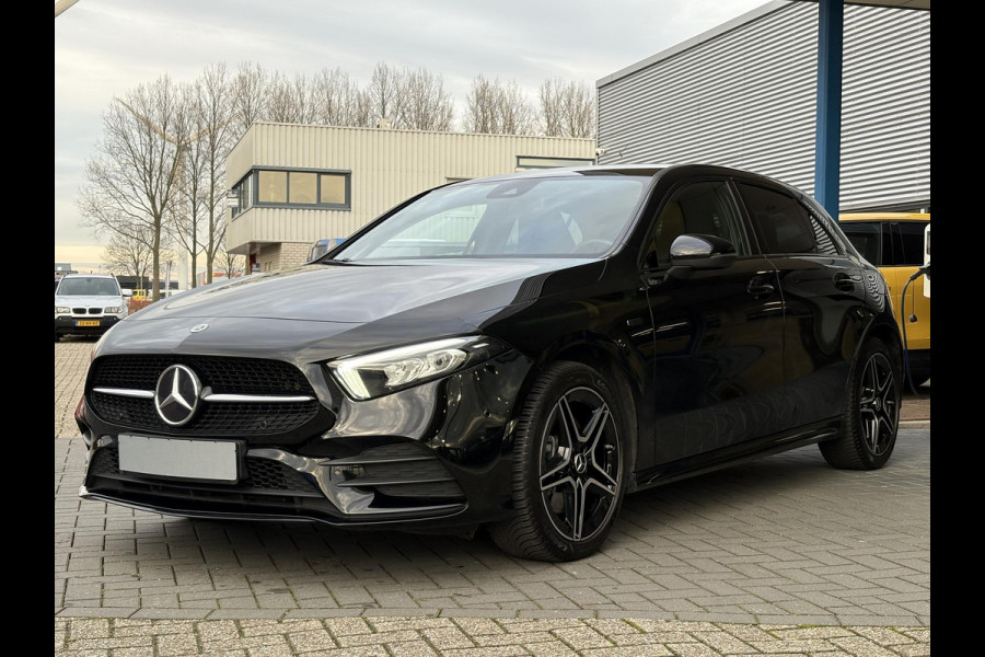 Mercedes-Benz A-Klasse 250 e AMG Line | Stoelverwarming | Navigatie | Getint glas | PDC | Climate contol