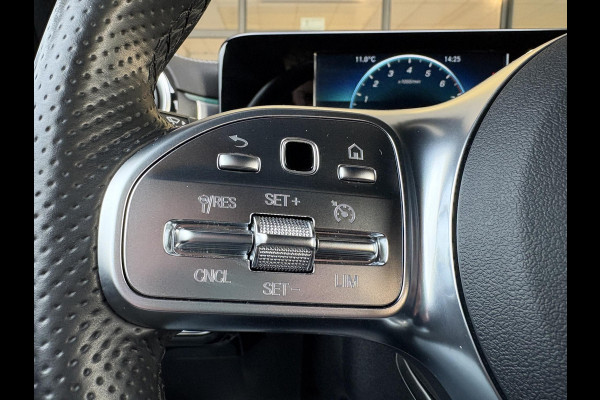 Mercedes-Benz A-Klasse 250 e AMG Line | Stoelverwarming | Navigatie | Getint glas | PDC | Climate contol