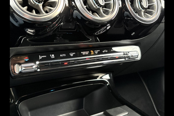 Mercedes-Benz A-Klasse 250 e AMG Line | Stoelverwarming | Navigatie | Getint glas | PDC | Climate contol
