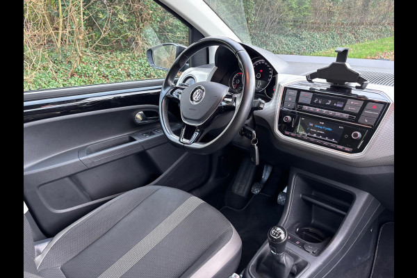 Volkswagen up! 1.0 BMT high up! | Cruise + Stoelverwarming + 1e Eigenaar Nu € 6.500,-!!!