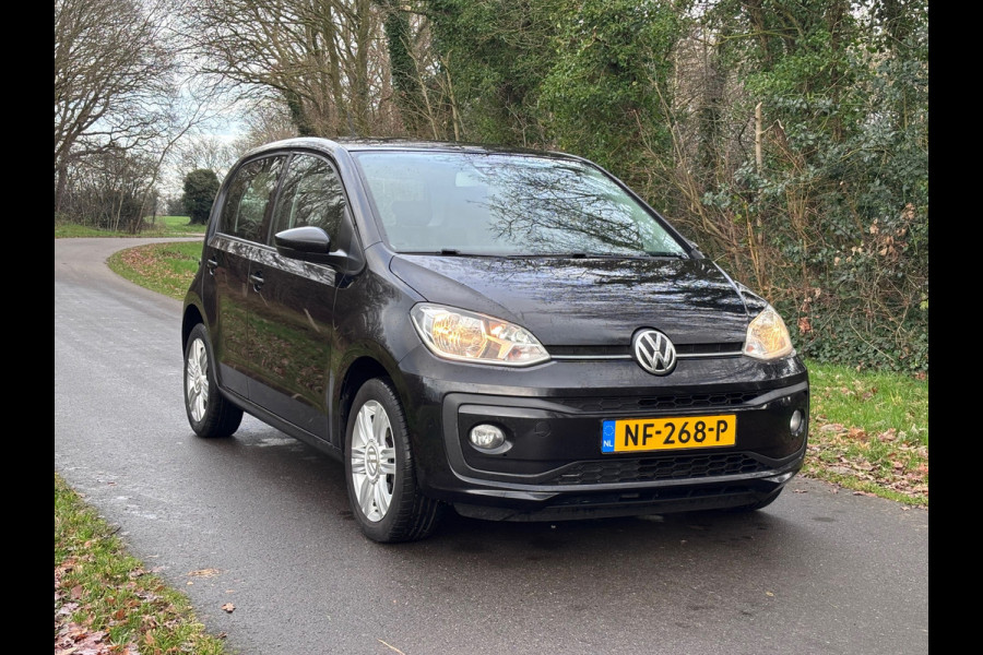 Volkswagen up! 1.0 BMT high up! | Cruise + Stoelverwarming + 1e Eigenaar Nu € 6.500,-!!!