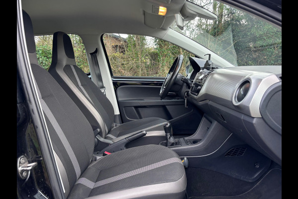 Volkswagen up! 1.0 BMT high up! | Cruise + Stoelverwarming + 1e Eigenaar Nu € 6.500,-!!!