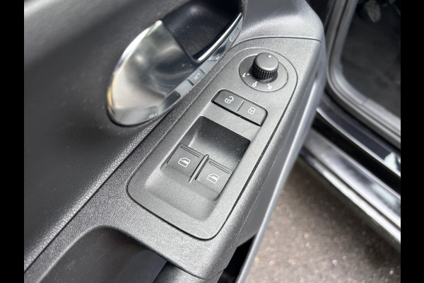 Volkswagen up! 1.0 BMT high up! | Cruise + Stoelverwarming + 1e Eigenaar Nu € 6.500,-!!!