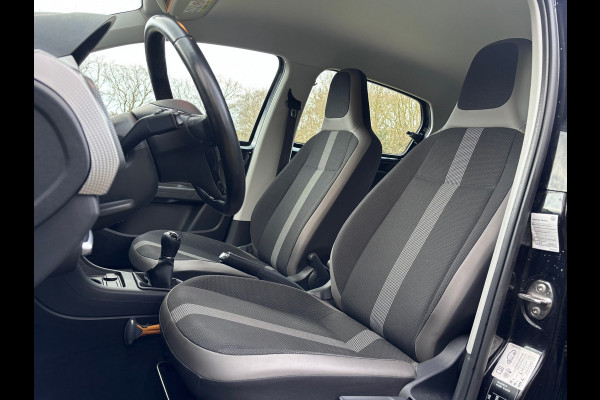 Volkswagen up! 1.0 BMT high up! | Cruise + Stoelverwarming + 1e Eigenaar Nu € 6.500,-!!!
