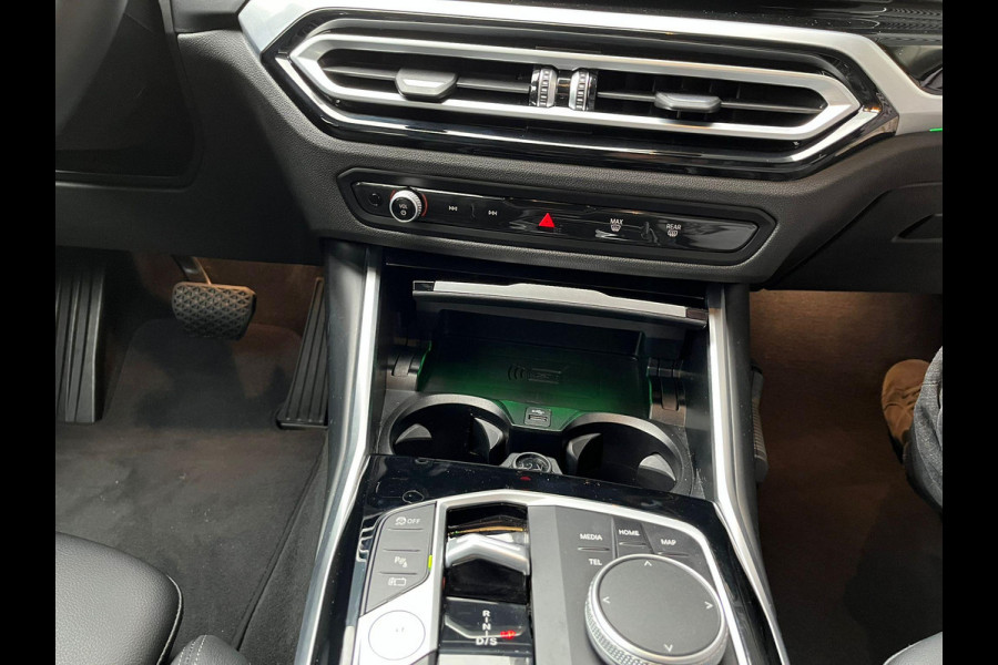 BMW 3 Serie Sedan 320e High Executive Automaat / Live Cockpit Plus / Stoelverwarming  / Widescreen Display / Extra Getint Glas / Climate Control / 17 Inch / Neerklapbare Achterbank / Hifi / Lichtpakket / Sportstoelen / LED