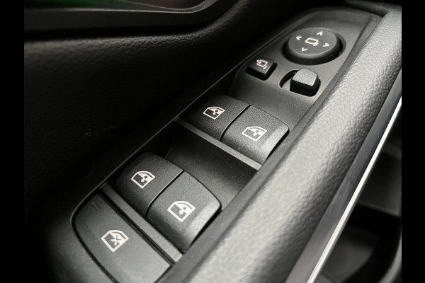 BMW 3 Serie Sedan 320e High Executive Automaat / Live Cockpit Plus / Stoelverwarming  / Widescreen Display / Extra Getint Glas / Climate Control / 17 Inch / Neerklapbare Achterbank / Hifi / Lichtpakket / Sportstoelen / LED