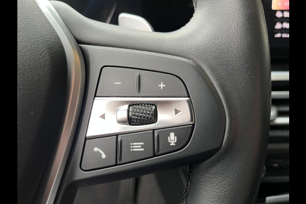 BMW 3 Serie Sedan 320e High Executive Automaat / Live Cockpit Plus / Stoelverwarming  / Widescreen Display / Extra Getint Glas / Climate Control / 17 Inch / Neerklapbare Achterbank / Hifi / Lichtpakket / Sportstoelen / LED