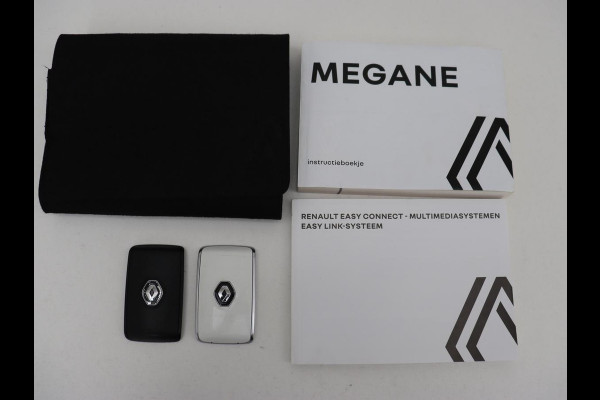 Renault Mégane 1.3 TCe Business Zen | Trekhaak | Camera | Carplay | Navigatie | Keyless | Full LED | Parkeerhulp | Cruise control | Climate control | DAB | Bluetooth