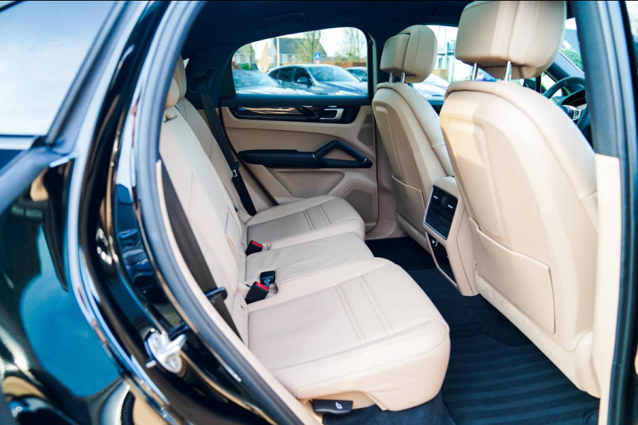 Porsche Cayenne Coupé 3.0 E-Hybrid Platinum Edition | Sport Design | Massage | Adaptieve cruise | Dealer onderhouden | 22 inch |