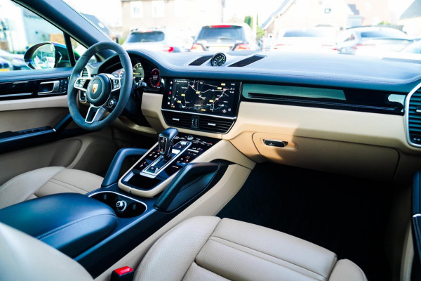 Porsche Cayenne Coupé 3.0 E-Hybrid Platinum Edition | Sport Design | Massage | Adaptieve cruise | Dealer onderhouden | 22 inch |