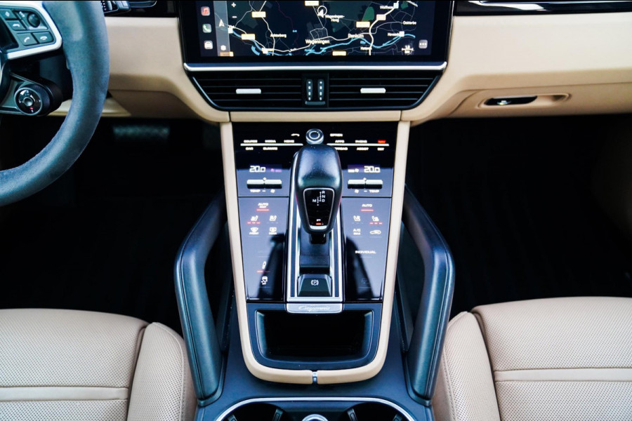 Porsche Cayenne Coupé 3.0 E-Hybrid Platinum Edition | Sport Design | Massage | Adaptieve cruise | Dealer onderhouden | 22 inch |
