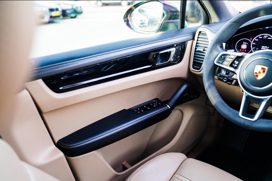 Porsche Cayenne Coupé 3.0 E-Hybrid Platinum Edition | Sport Design | Massage | Adaptieve cruise | Dealer onderhouden | 22 inch |