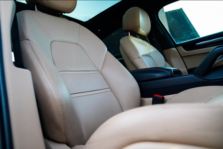 Porsche Cayenne Coupé 3.0 E-Hybrid Platinum Edition | Sport Design | Massage | Adaptieve cruise | Dealer onderhouden | 22 inch |