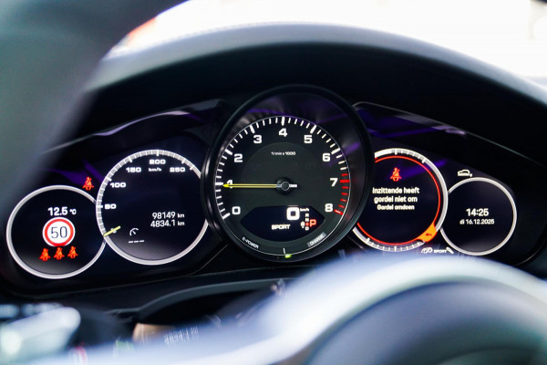 Porsche Cayenne Coupé 3.0 E-Hybrid Platinum Edition | Sport Design | Massage | Adaptieve cruise | Dealer onderhouden | 22 inch |