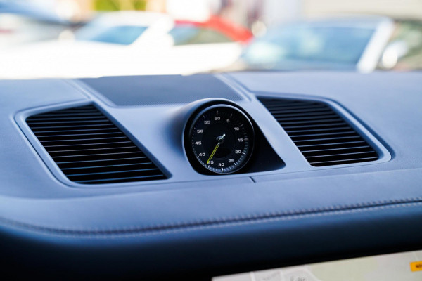 Porsche Cayenne Coupé 3.0 E-Hybrid Platinum Edition | Sport Design | Massage | Adaptieve cruise | Dealer onderhouden | 22 inch |