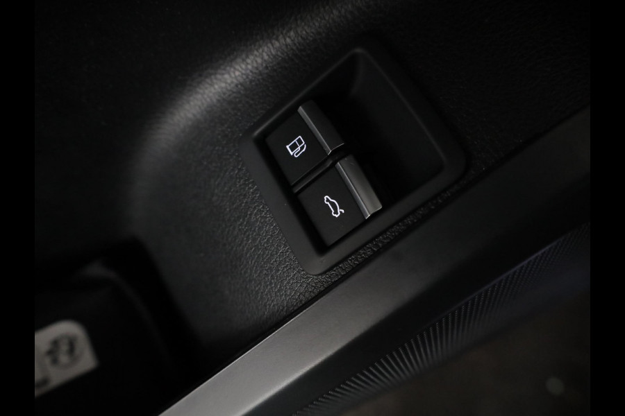 Audi Q5 50 TFSI e Advanced edition 299 pk S-tronic | Verlengde garantie | Navigatie | Trekhaak (wegklapbaar) | Parkeersensoren | Stoelverwarming v/a | S-line interieur |