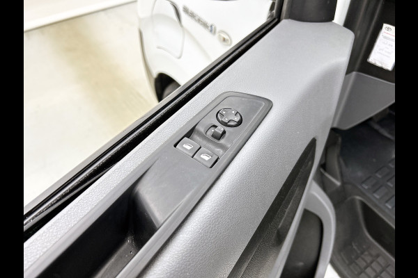 Toyota PROACE Electric Worker L2 Extra Range 75KWh / 3Pers. / Navigatie / Airco / Bedrijfswagen inrichting / Apk 02-2027