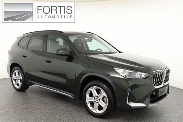 BMW X1 sDrive18iA xLine ** ADAPT. LED, LEDER, PANORAMA, TREKH, ADAPT. CRUISE, ACT. SPORTST ** 1e EIG - Ex BMW-AG - UNFALLFREI ** ** INFORMEER OOK NAAR ONZE AANTREKKELIJKE FINANCIAL-LEASE TARIEVEN **