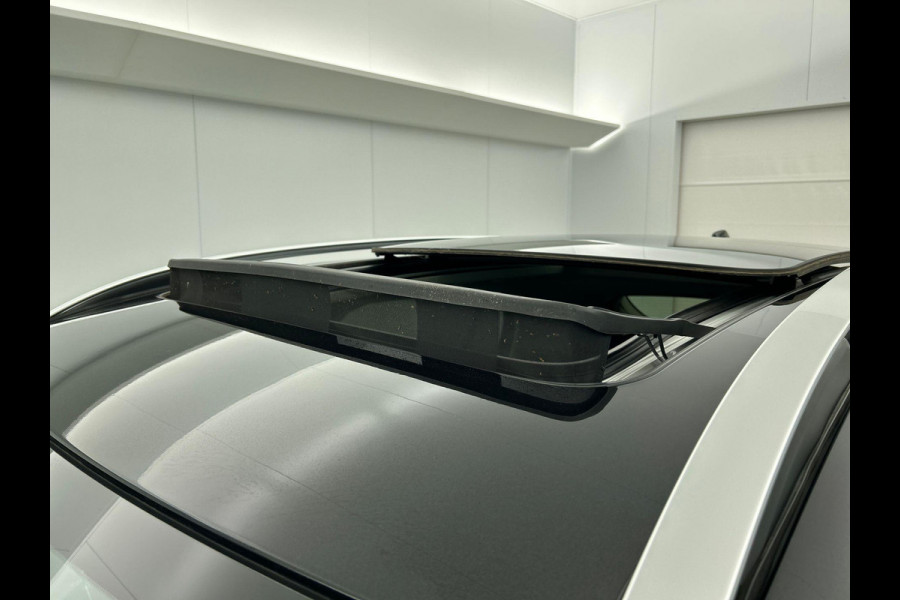 Lynk & Co 01 1.5 261pk PHEV | Panoramadak | Navigatie | Apple Carplay/Android Auto | Adaptive Cruise Control | Parkeersensoren | Virtual Cockpit | Ledverlichting | Lane Assist | Side Assist | Climate Control