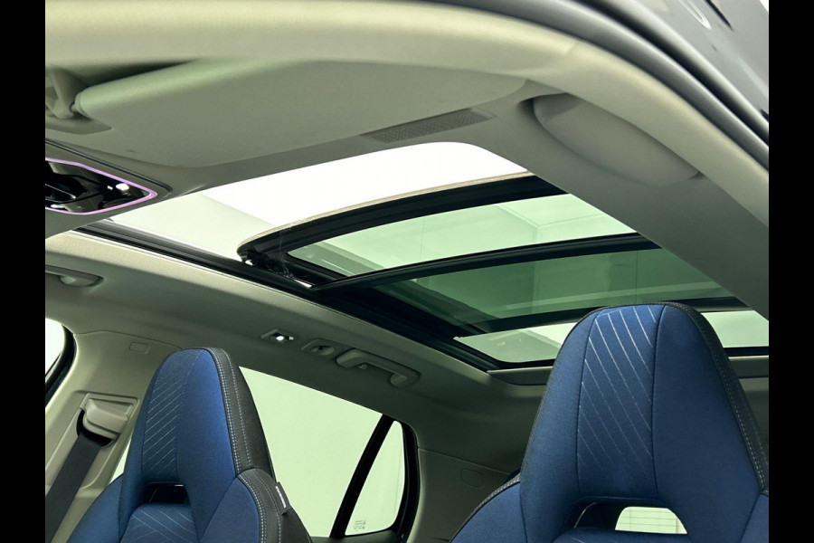 Lynk & Co 01 1.5 261pk PHEV | Panoramadak | Navigatie | Apple Carplay/Android Auto | Adaptive Cruise Control | Parkeersensoren | Virtual Cockpit | Ledverlichting | Lane Assist | Side Assist | Climate Control