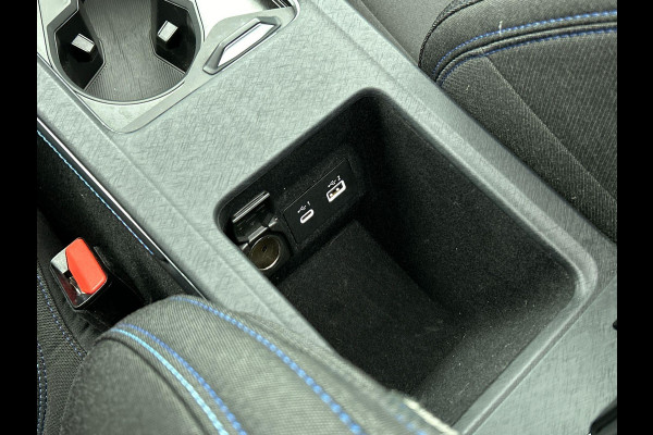 Lynk & Co 01 1.5 261pk PHEV | Panoramadak | Navigatie | Apple Carplay/Android Auto | Adaptive Cruise Control | Parkeersensoren | Virtual Cockpit | Ledverlichting | Lane Assist | Side Assist | Climate Control