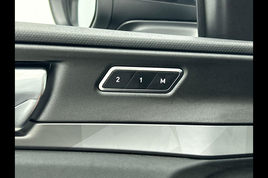 Lynk & Co 01 1.5 261pk PHEV | Panoramadak | Navigatie | Apple Carplay/Android Auto | Adaptive Cruise Control | Parkeersensoren | Virtual Cockpit | Ledverlichting | Lane Assist | Side Assist | Climate Control