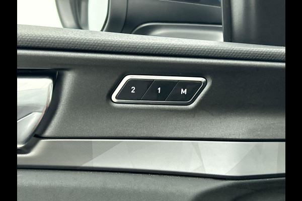 Lynk & Co 01 1.5 261pk PHEV | Panoramadak | Navigatie | Apple Carplay/Android Auto | Adaptive Cruise Control | Parkeersensoren | Virtual Cockpit | Ledverlichting | Lane Assist | Side Assist | Climate Control