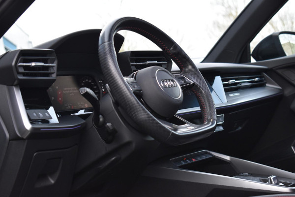 Audi A3 Sportback 35 TFSI S edition Pano Kuip Lane B&O Trekhaak Leder