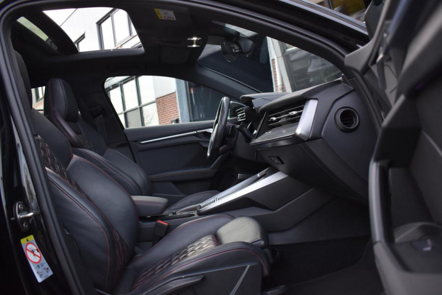 Audi A3 Sportback 35 TFSI S edition Pano Kuip Lane B&O Trekhaak Leder
