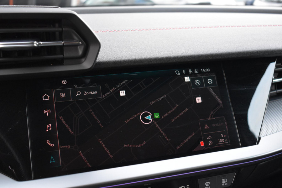 Audi A3 Sportback 35 TFSI S edition Pano Kuip Lane B&O Trekhaak Leder