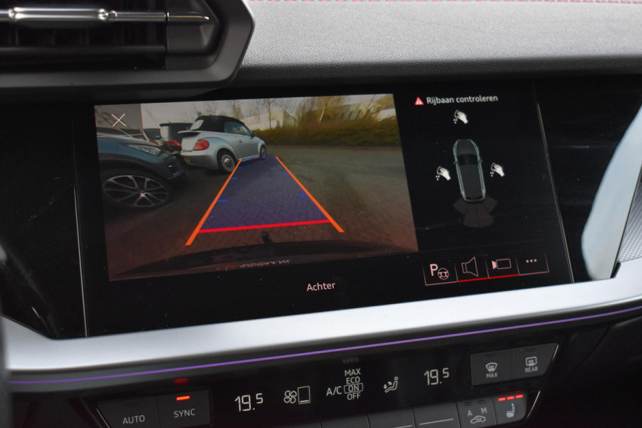 Audi A3 Sportback 35 TFSI S edition Pano Kuip Lane B&O Trekhaak Leder