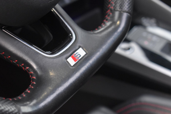 Audi A3 Sportback 35 TFSI S edition Pano Kuip Lane B&O Trekhaak Leder