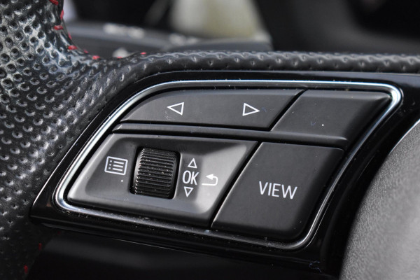 Audi A3 Sportback 35 TFSI S edition Pano Kuip Lane B&O Trekhaak Leder