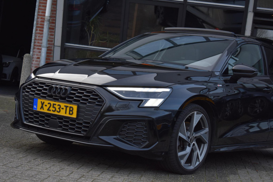 Audi A3 Sportback 35 TFSI S edition Pano Kuip Lane B&O Trekhaak Leder
