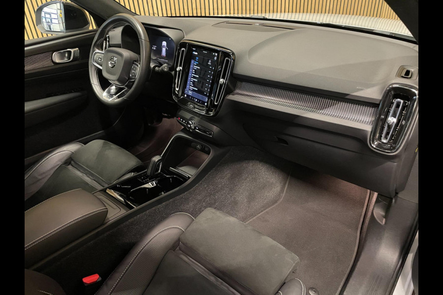 Volvo XC40 Recharge P8 AWD R-Design|90%SOH|TREKHAAK|1/2 LEDER|STOEL+STUURVERWARMING|ACC|CARPLAY|CLIMA+CRUISE|NL|NAP|IN.BTW|1e EIG|