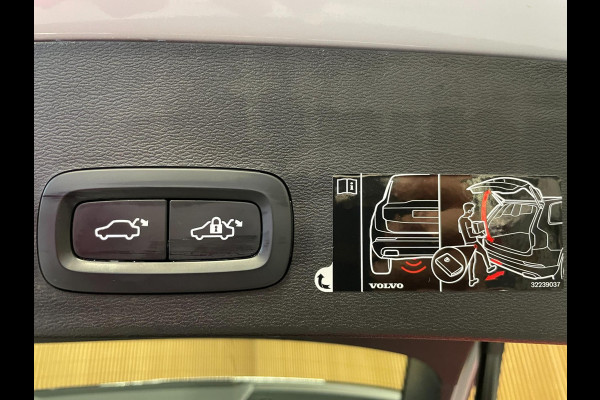 Volvo XC40 Recharge P8 AWD R-Design|90%SOH|TREKHAAK|1/2 LEDER|STOEL+STUURVERWARMING|ACC|CARPLAY|CLIMA+CRUISE|NL|NAP|IN.BTW|1e EIG|