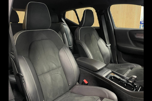 Volvo XC40 Recharge P8 AWD R-Design|90%SOH|TREKHAAK|1/2 LEDER|STOEL+STUURVERWARMING|ACC|CARPLAY|CLIMA+CRUISE|NL|NAP|IN.BTW|1e EIG|