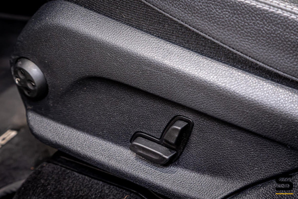 Mercedes-Benz GLC Coupé 300e 4MATIC Business Solution AMG|Pano|Cam|1eig