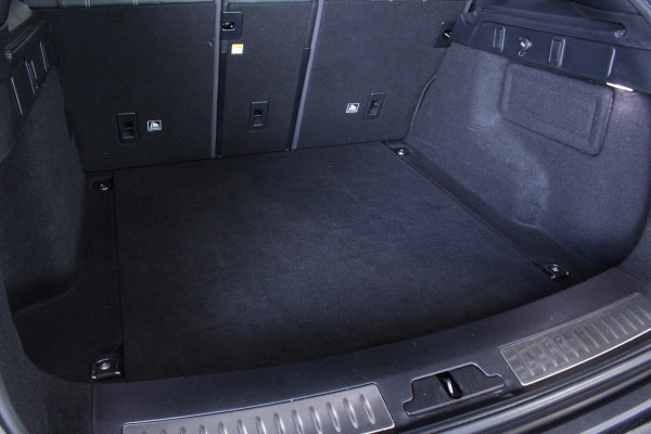 Land Rover Range Rover Velar 3.0 V6 AWD R-Dynamic HSE PANO CARPLAY MERIDIAN '18