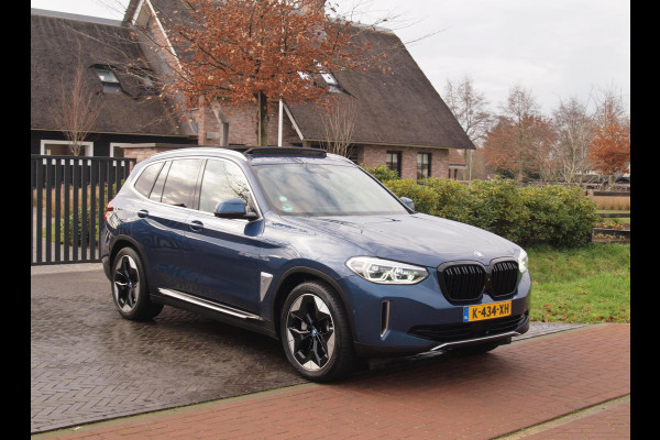 BMW iX3 High Executive 80 kWh | SOH 96% | Panoramadak | 360 Camera | Sfeerverlichting | Head-Up Display | Harman Kardon |
