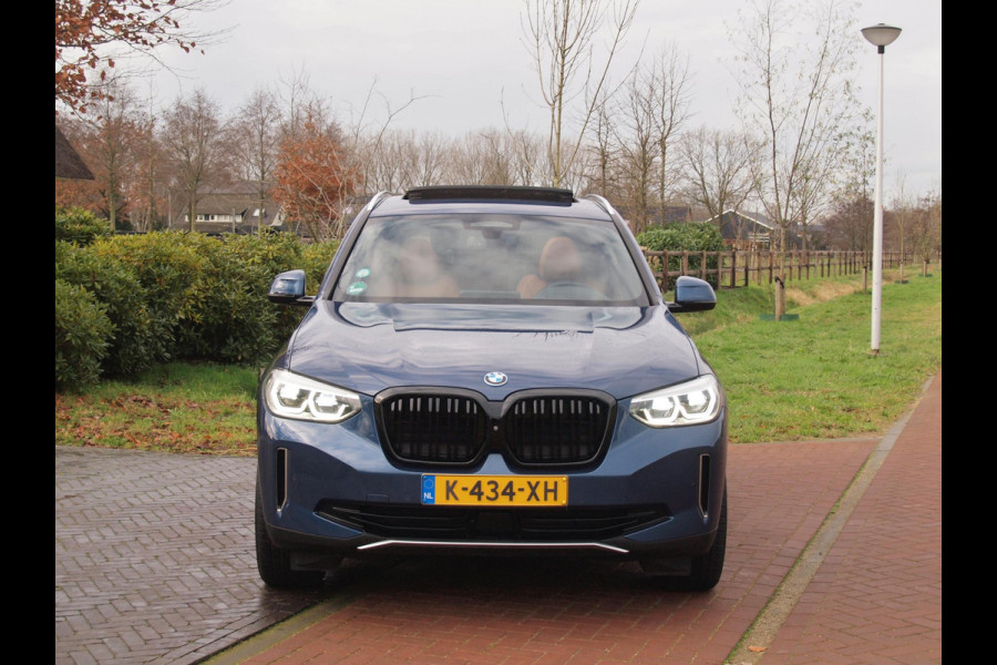 BMW iX3 High Executive 80 kWh | SOH 96% | Panoramadak | 360 Camera | Sfeerverlichting | Head-Up Display | Harman Kardon |