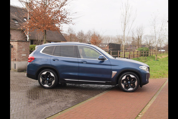BMW iX3 High Executive 80 kWh | SOH 96% | Panoramadak | 360 Camera | Sfeerverlichting | Head-Up Display | Harman Kardon |