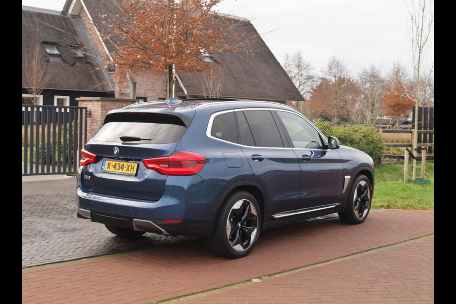 BMW iX3 High Executive 80 kWh | SOH 96% | Panoramadak | 360 Camera | Sfeerverlichting | Head-Up Display | Harman Kardon |