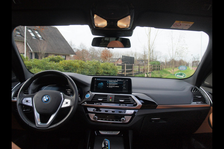 BMW iX3 High Executive 80 kWh | SOH 96% | Panoramadak | 360 Camera | Sfeerverlichting | Head-Up Display | Harman Kardon |