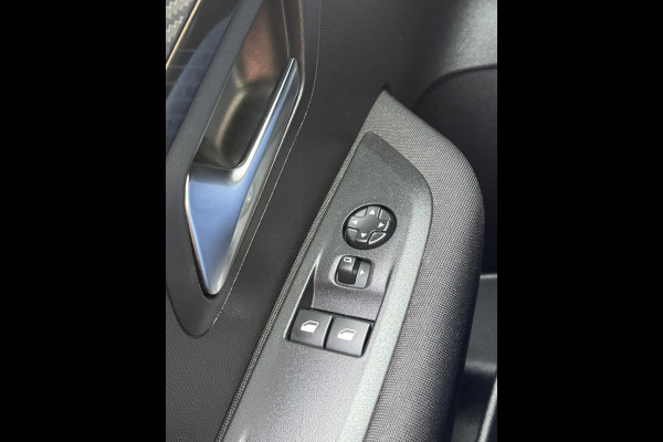 Peugeot 208 1.2 PureTech Active Pack- 23.000 KM - Navigatie / Apple CarPlay I Airco I LED I Veiligheid pakket I Dealer onderhouden